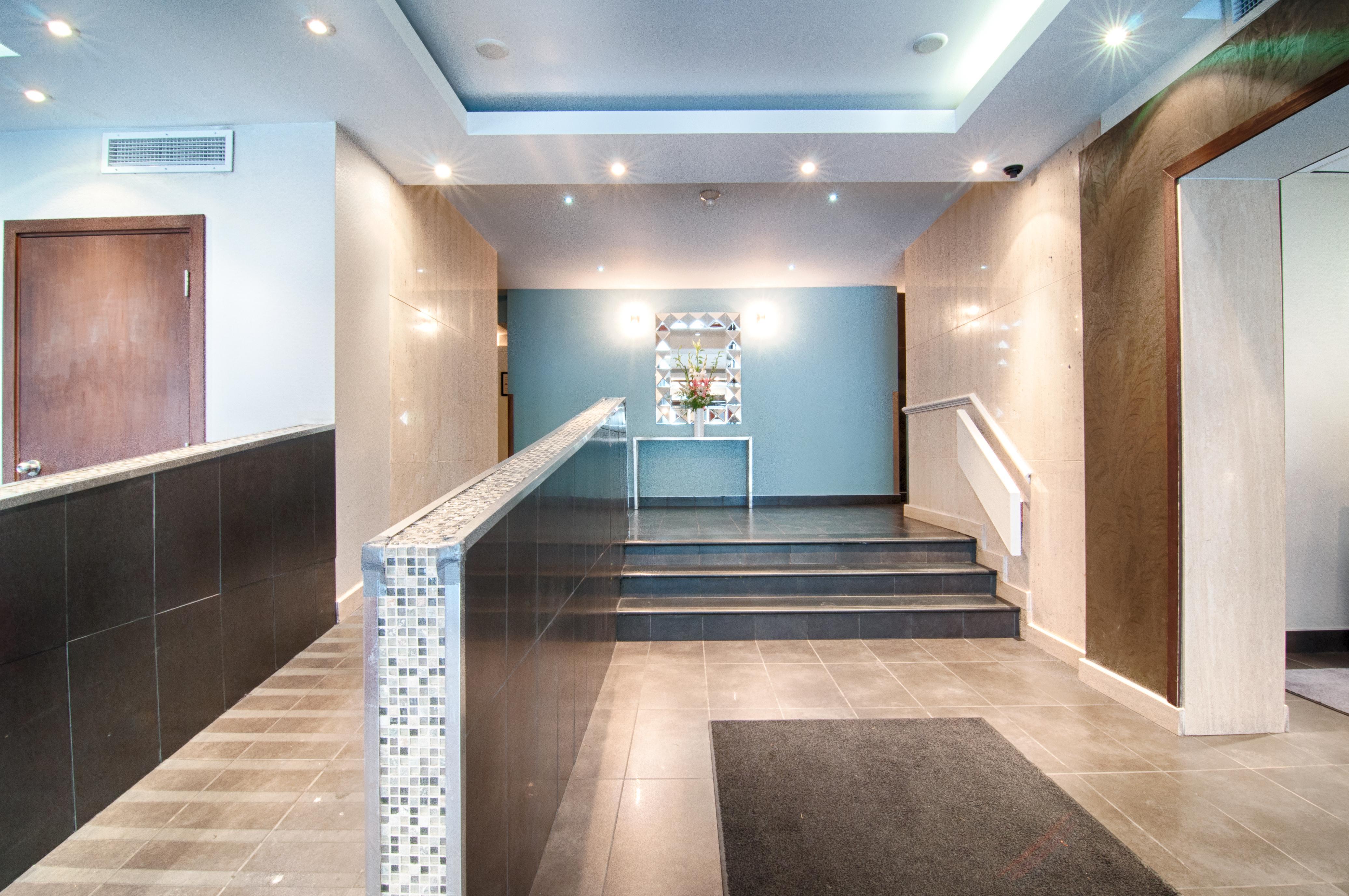 La Tour Belvedѐre Hotel Montréal Buitenkant foto